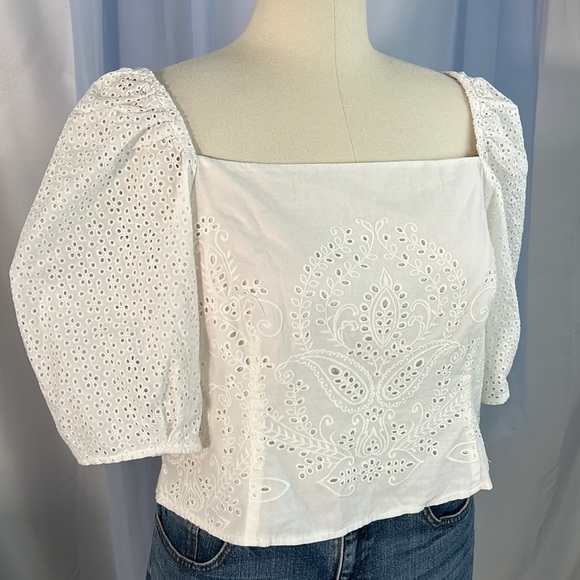 H&M Tops - H&M white cotton crop top with eyelet puff sleeves XL